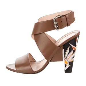 Fendi: Brown Sandals (36.5)